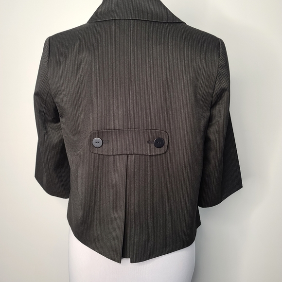 Kenneth Cole Reaction Wide Leg Trouser Size 4 and Suit Jacket Size 2 Grey Stripe - Picture 8 of 8